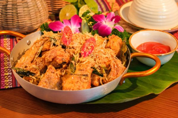 Món gà rang gừng